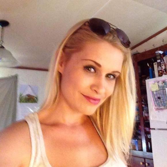 Meet your Posher, Angela - Picture 1 of 1